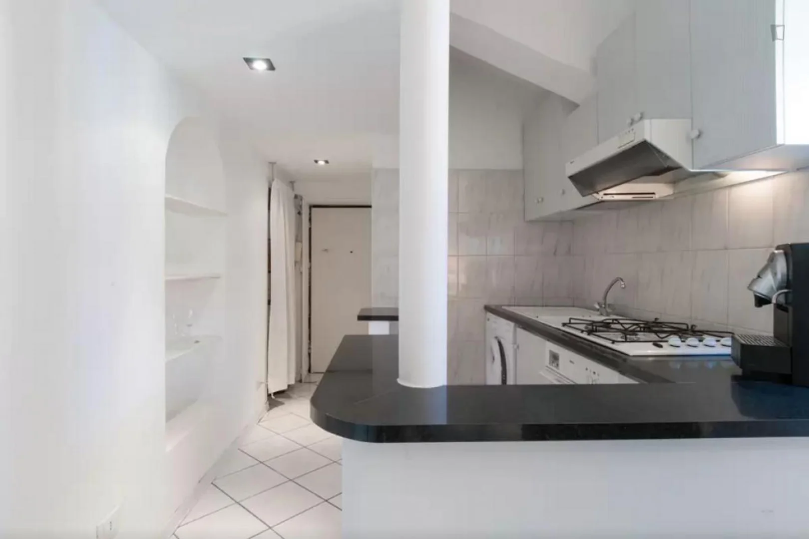 Habitación en apartamento estudiantil en alquiler en , completamente amueblado