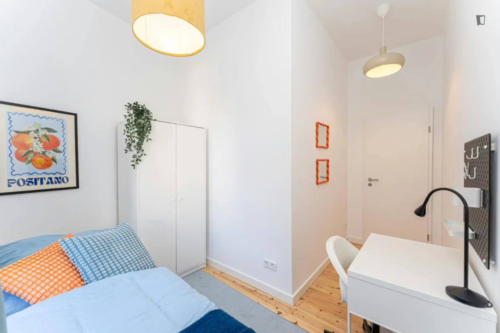 Habitación estudiantil económica cerca del campus en
