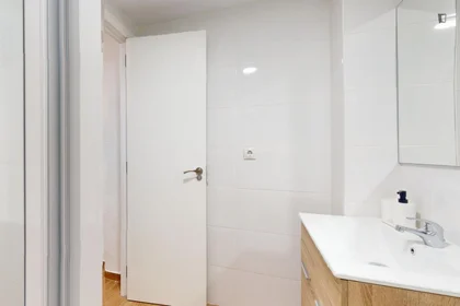 Private room at Carrer del Pintor Zariñena, image 13 of 14