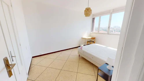 Stanza privata in 27 Bd de la Révolution, 13003 Marseille, France, immagine 3 di 17