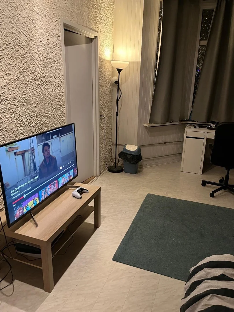 Camera per studenti in  con area studio e servizi in comune
