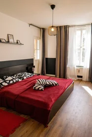 Appartamento intero in Heinrich-Heine-Straße, immagine 1 di 8