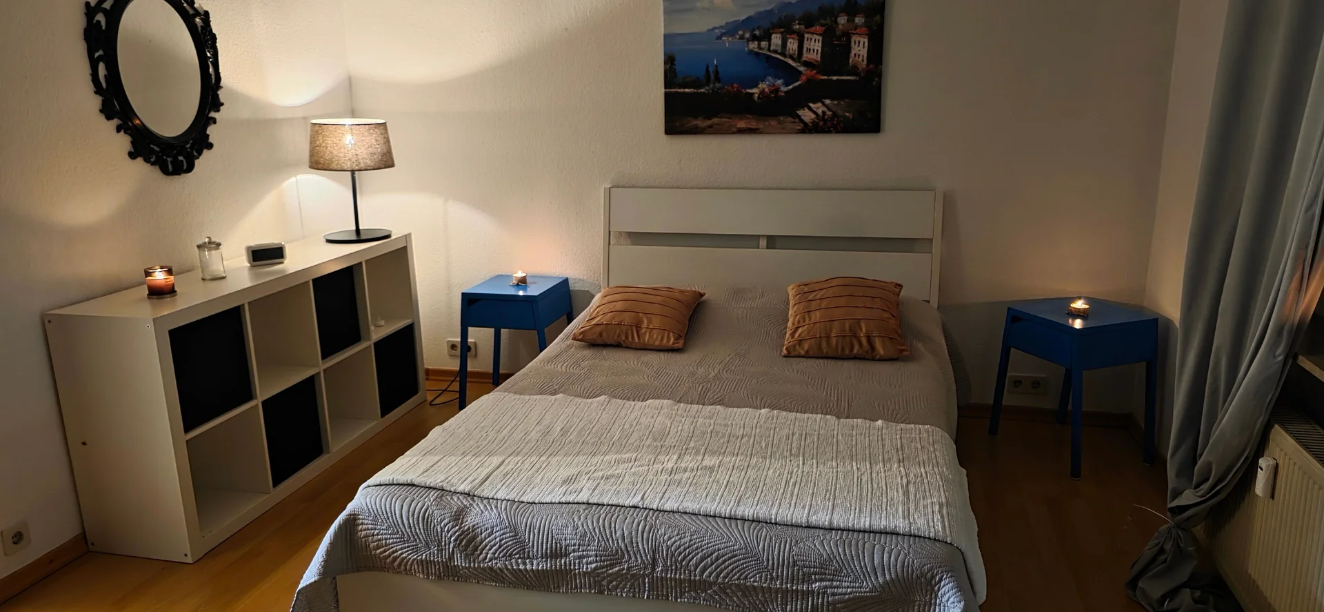 Habitación estudiantil luminosa y aireada con fácil acceso a la universidad en