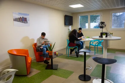 Kawalerka w rezydencji 32 Rue de Belles Îles, obraz 2 2