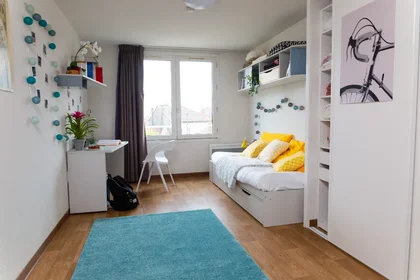 Kawalerka w rezydencji 32 Rue de Belles Îles, obraz 1 2