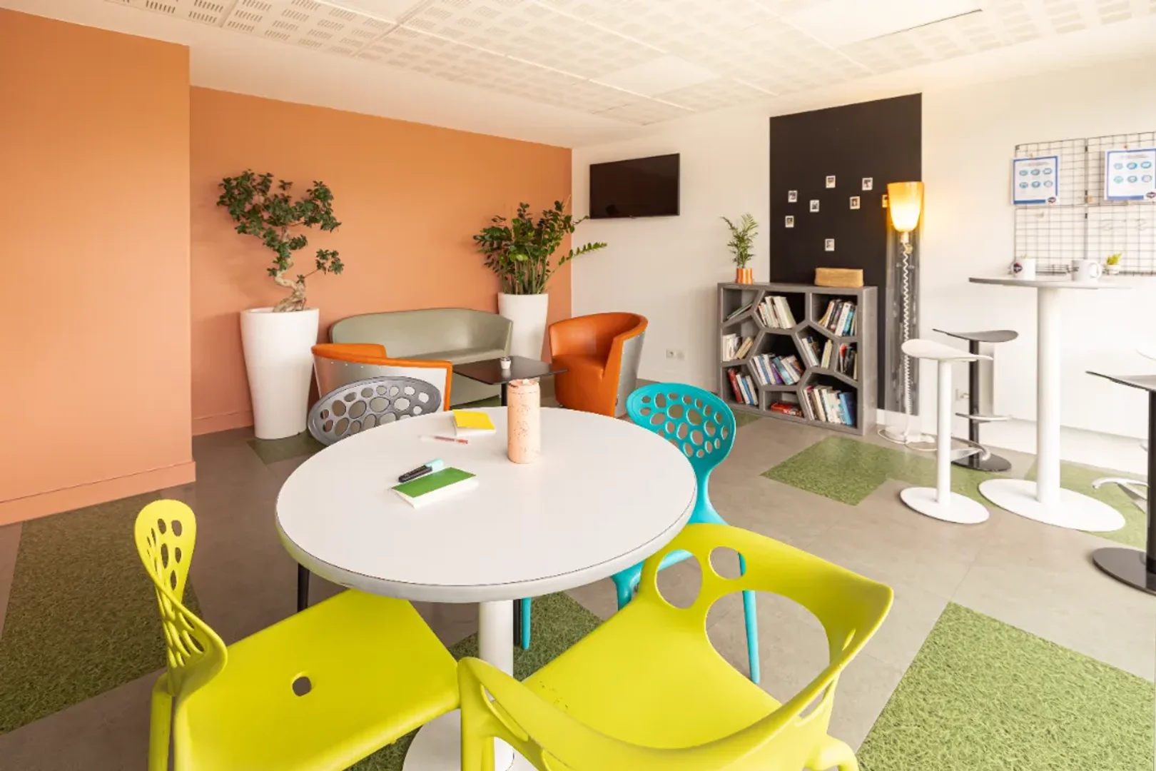 'de öğrenci dairesinde, tamamen mobilyalı kiralık oda