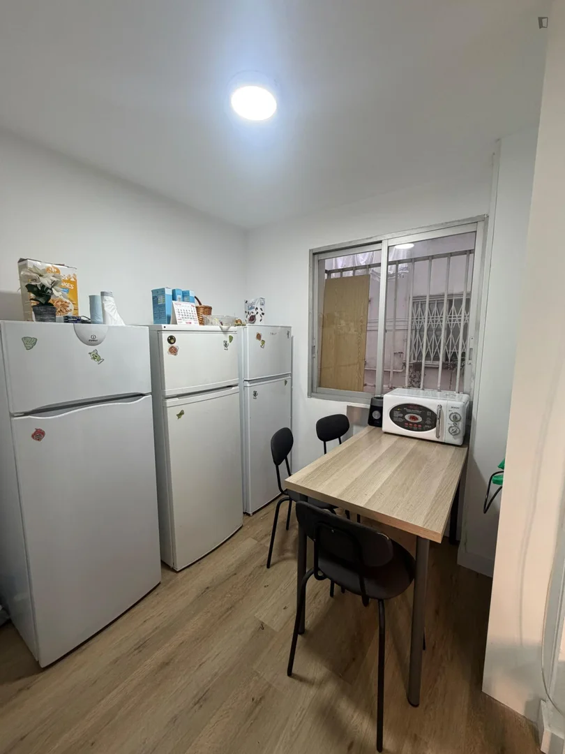 Student-friendly room in  with modern amenities