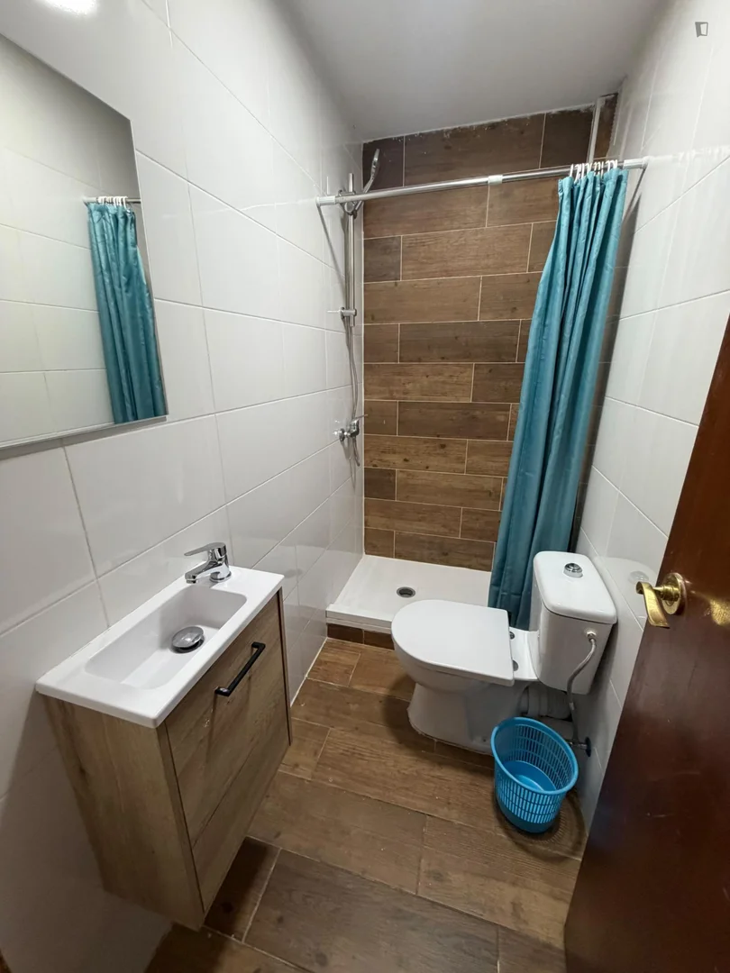 Economical student room with convenient location in 