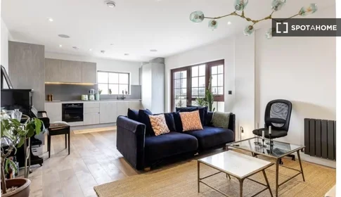 Entire apartment at Jubilee Street, image 2 of 17