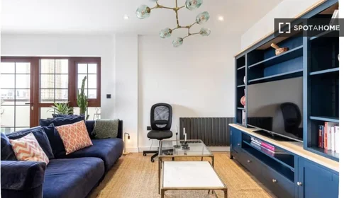 Entire apartment at Jubilee Street, image 14 of 17