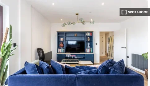 Entire apartment at Jubilee Street, image 4 of 17