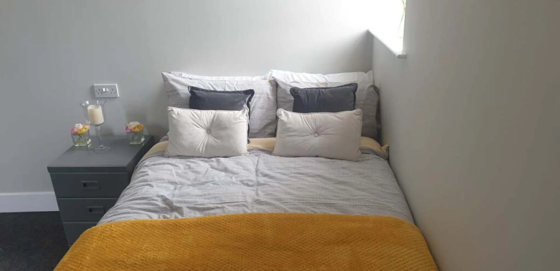Chambre conviviale pour les étudiants dans  avec des équipements modernes