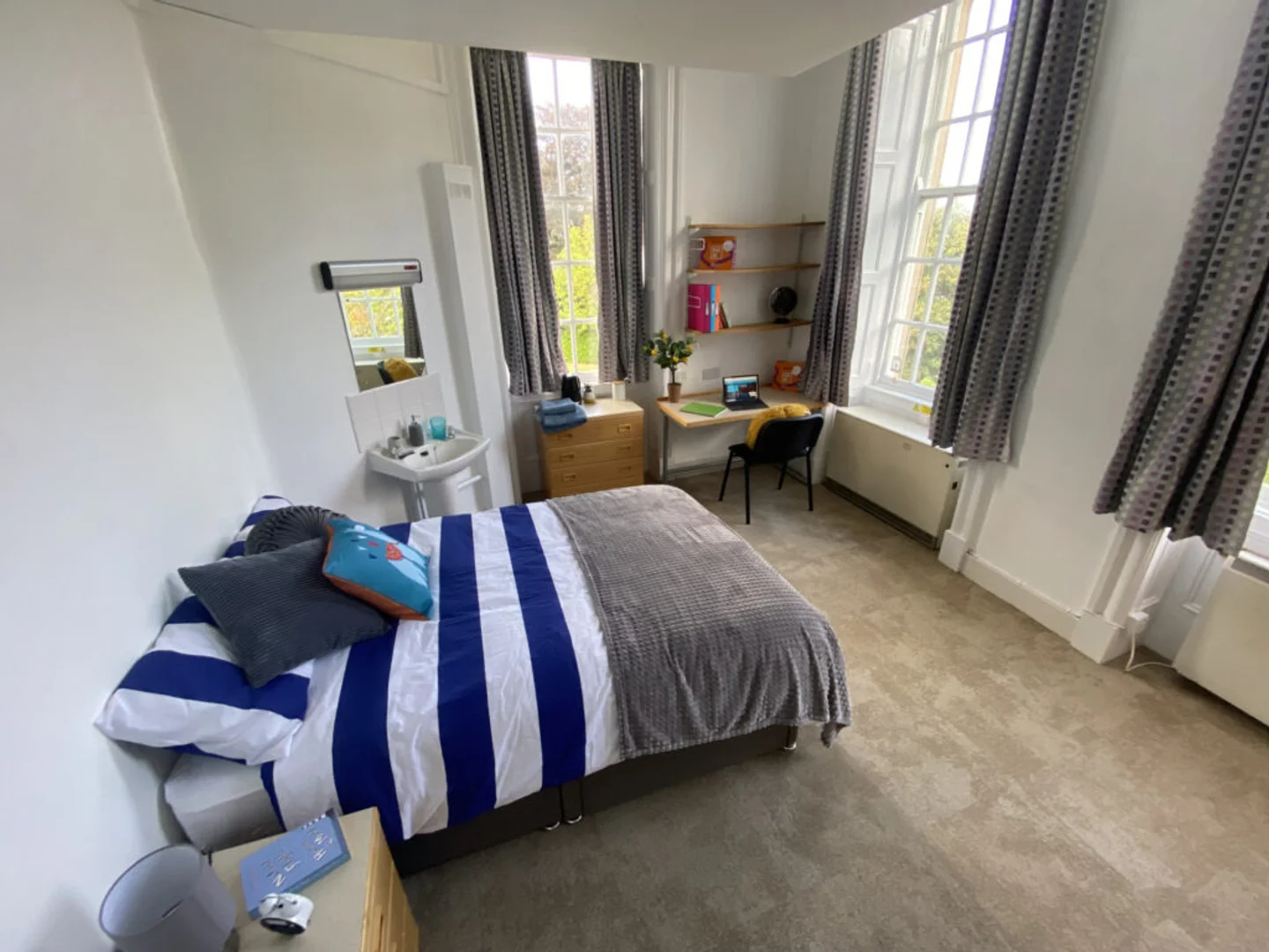 Minimalist student studio in  with efficient layout