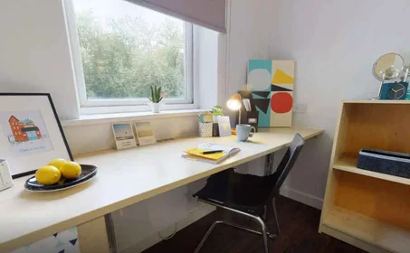 Habitación privada en residencia en 211 Hathersage Rd, Manchester M13 0JQ, United Kingdom           , imagen 3 de 23