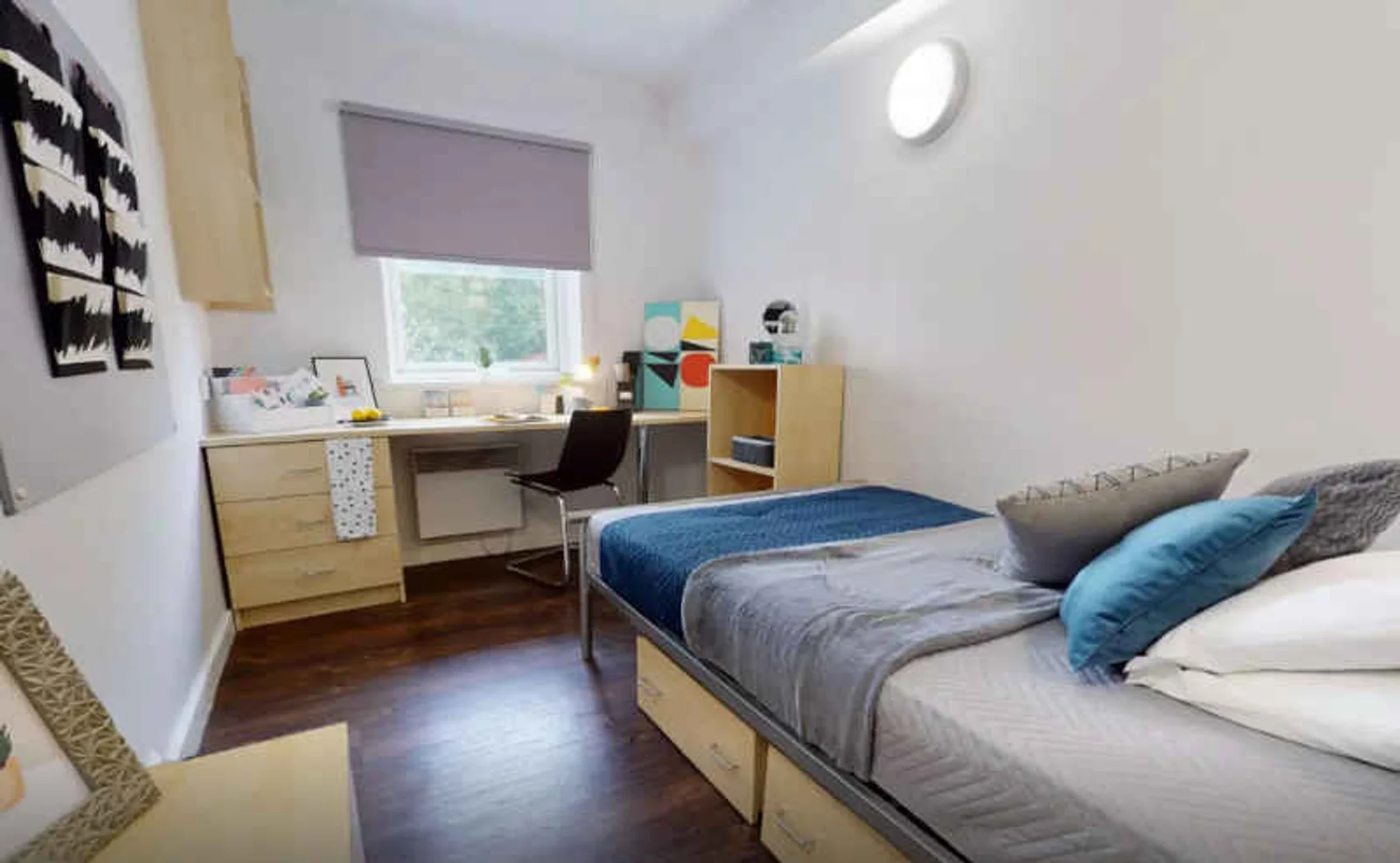 Habitación en apartamento estudiantil en alquiler en , completamente amueblado