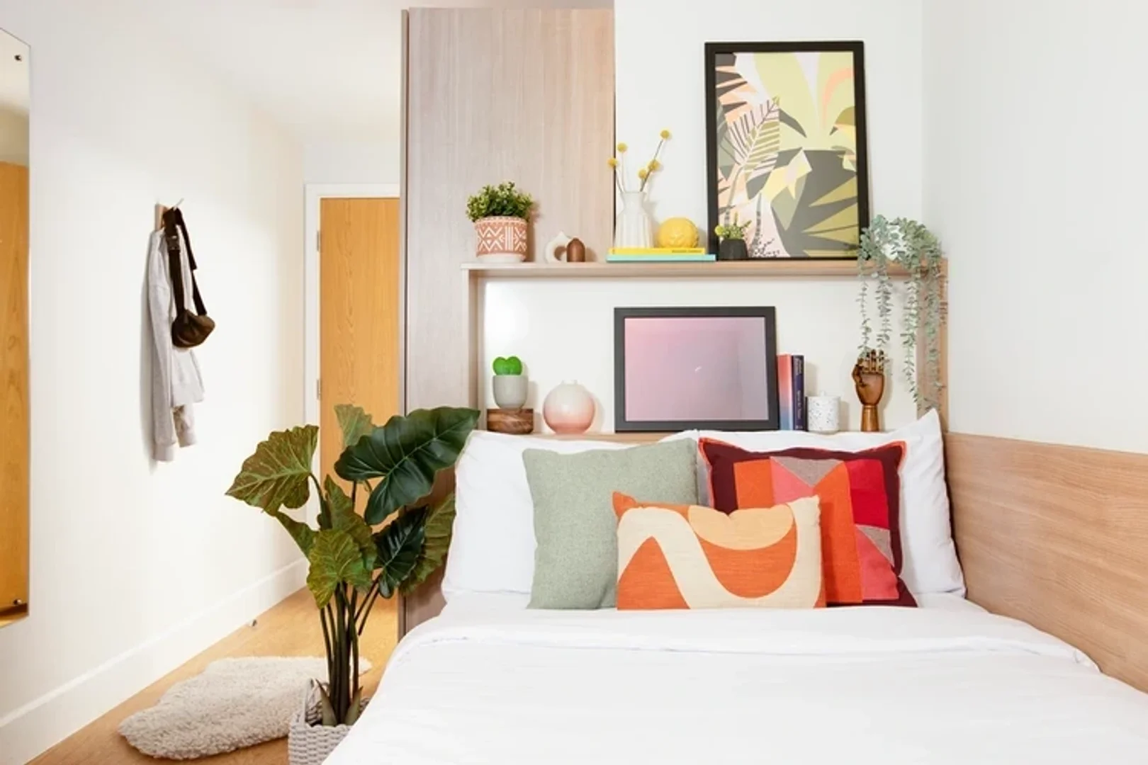 Habitación estudiantil económica cerca del campus en