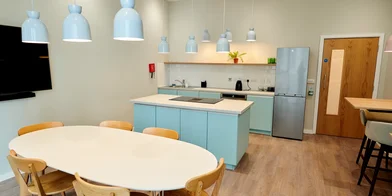 Habitación privada en residencia en 577 N End Rd, London, Wembley HA9 0QJ, United Kingdom           , imagen 16 de 20