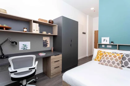Habitación privada en residencia en 577 N End Rd, London, Wembley HA9 0QJ, United Kingdom           , imagen 5 de 20