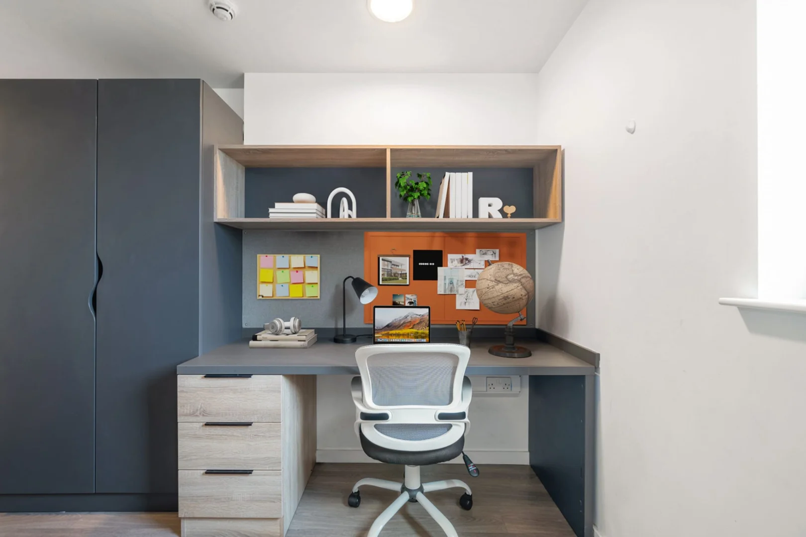 Habitación estudiantil amplia y cómoda en 