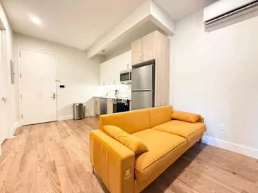 Entire apartment in residence at 980 Kent Avenue, 4B, Bedford-Stuyvesant, Brooklyn, NY, 11205, image 2 of 11