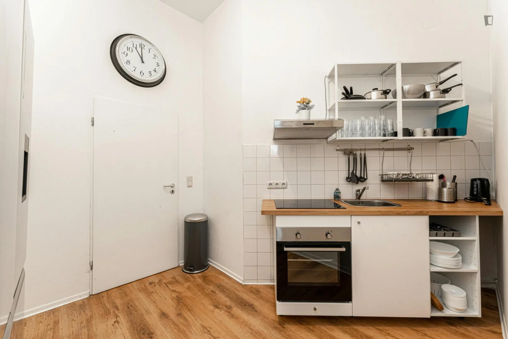 Chambre confortable pour étudiants disponible dans