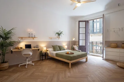 Quarto privado em Passatge de la Pau, imagem 4 de 34