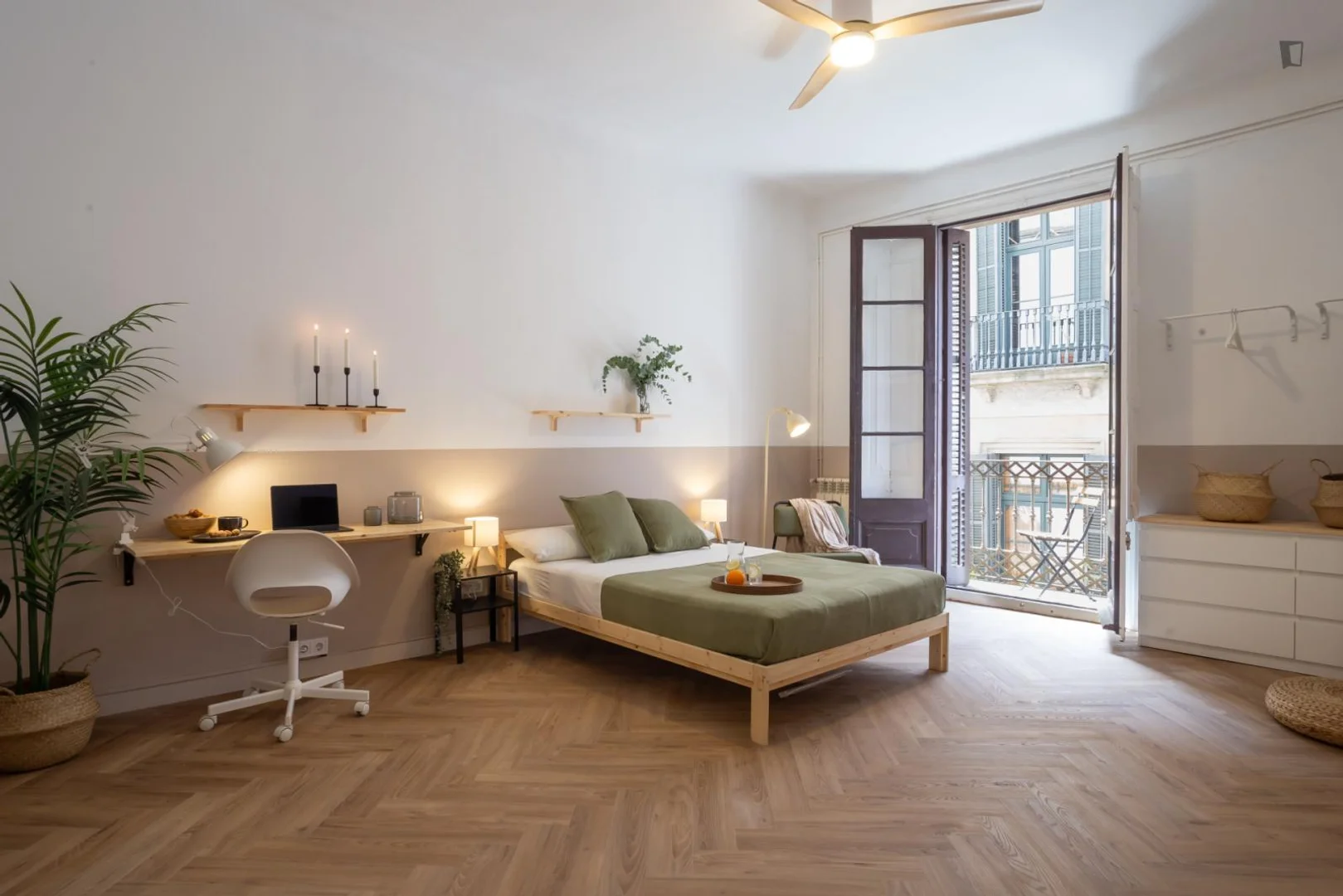 Quarto de estudante económico com localização conveniente em 