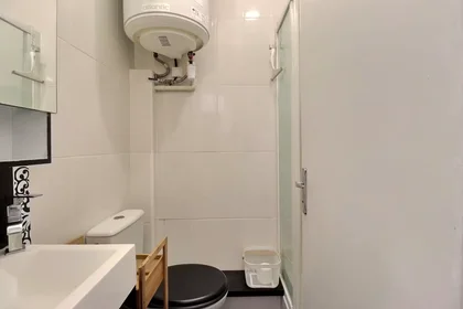 Entire apartment at Rue des Suisses, 14th Arrondissement, image 10 of 10