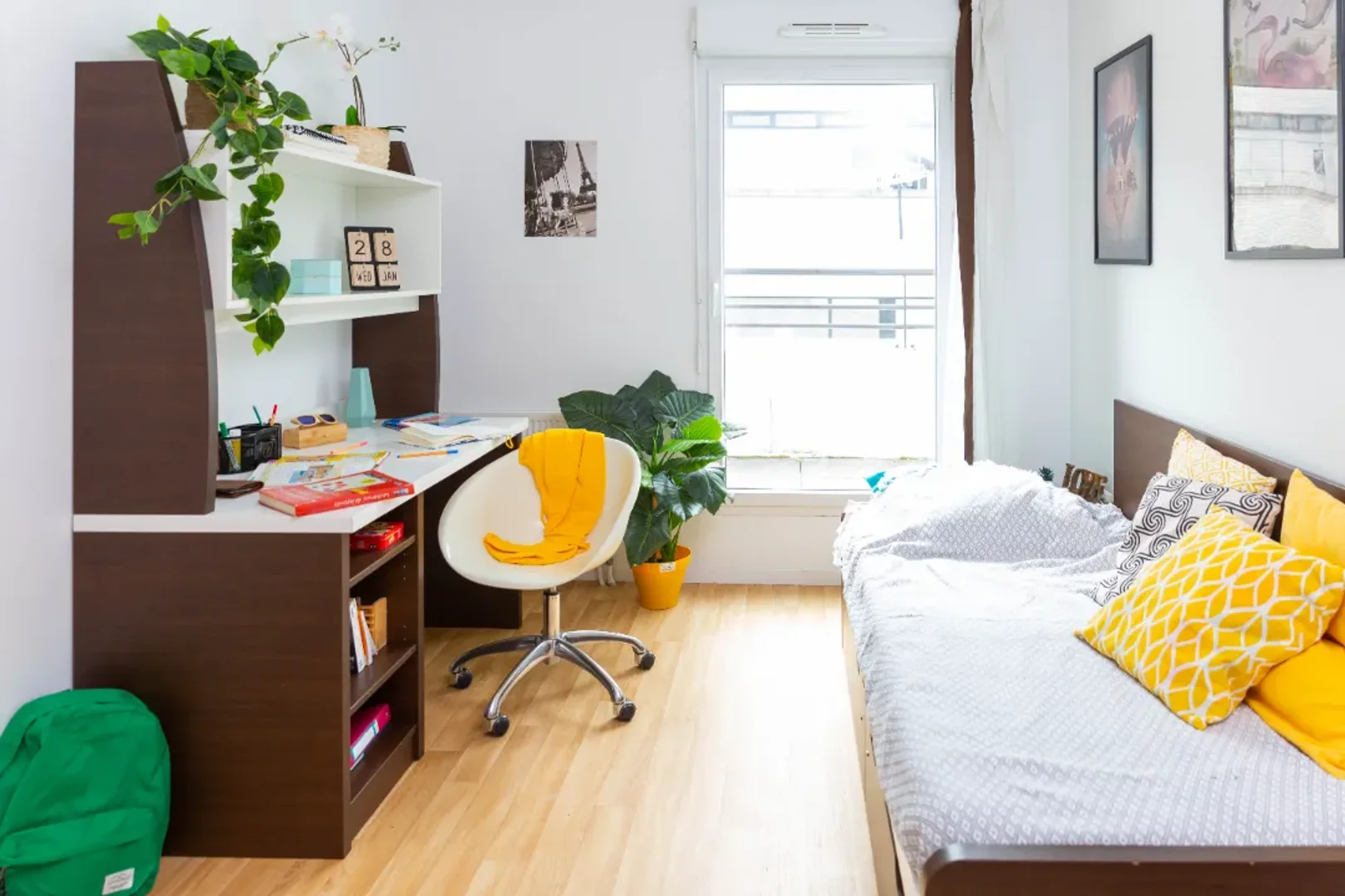 Cozy room for students available in 