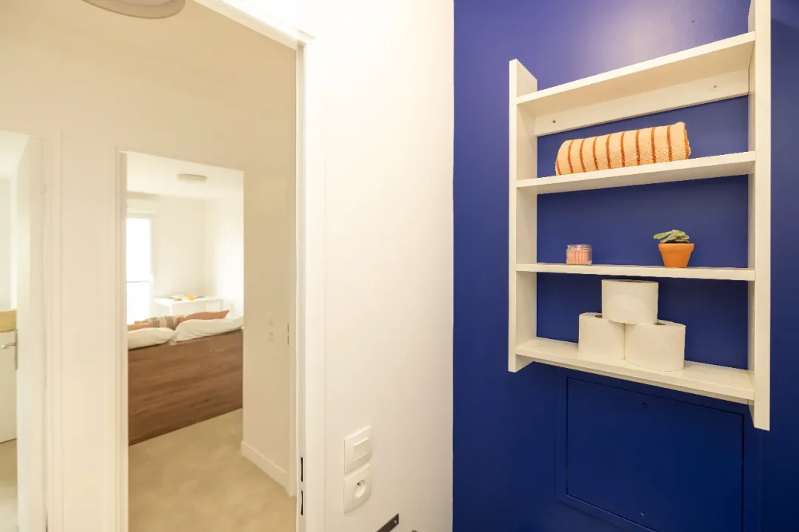 Comfortable and spacious student room in 