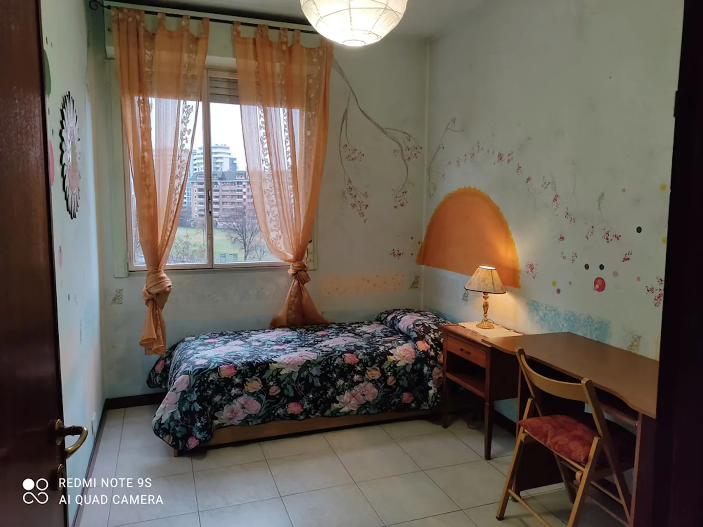 Budget-friendly student room close to campus in 