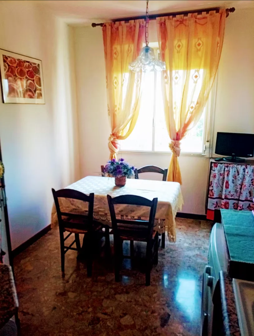 Cozy room for students available in 