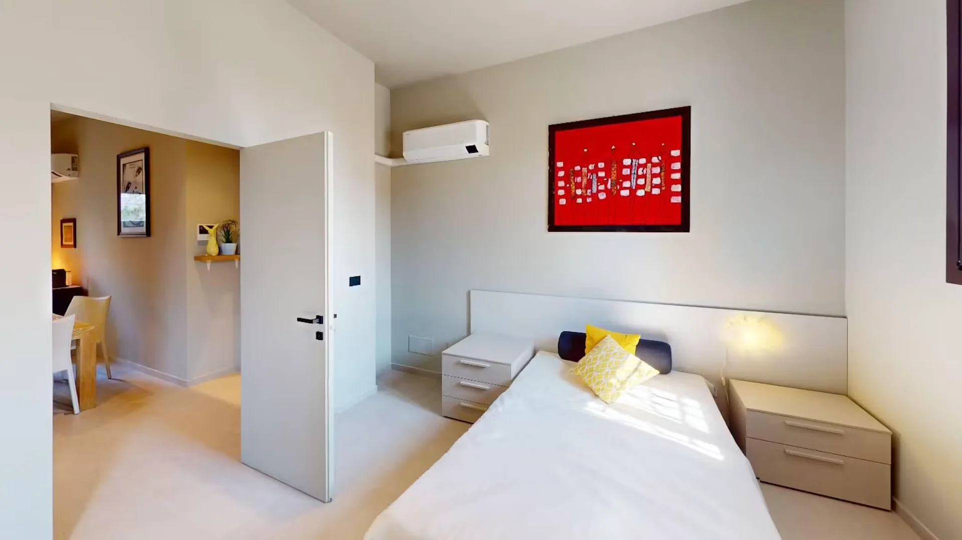 Habitación estudiantil económica cerca del campus en