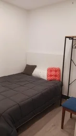 Entire apartment at Calle Viriato, image 1 of 25