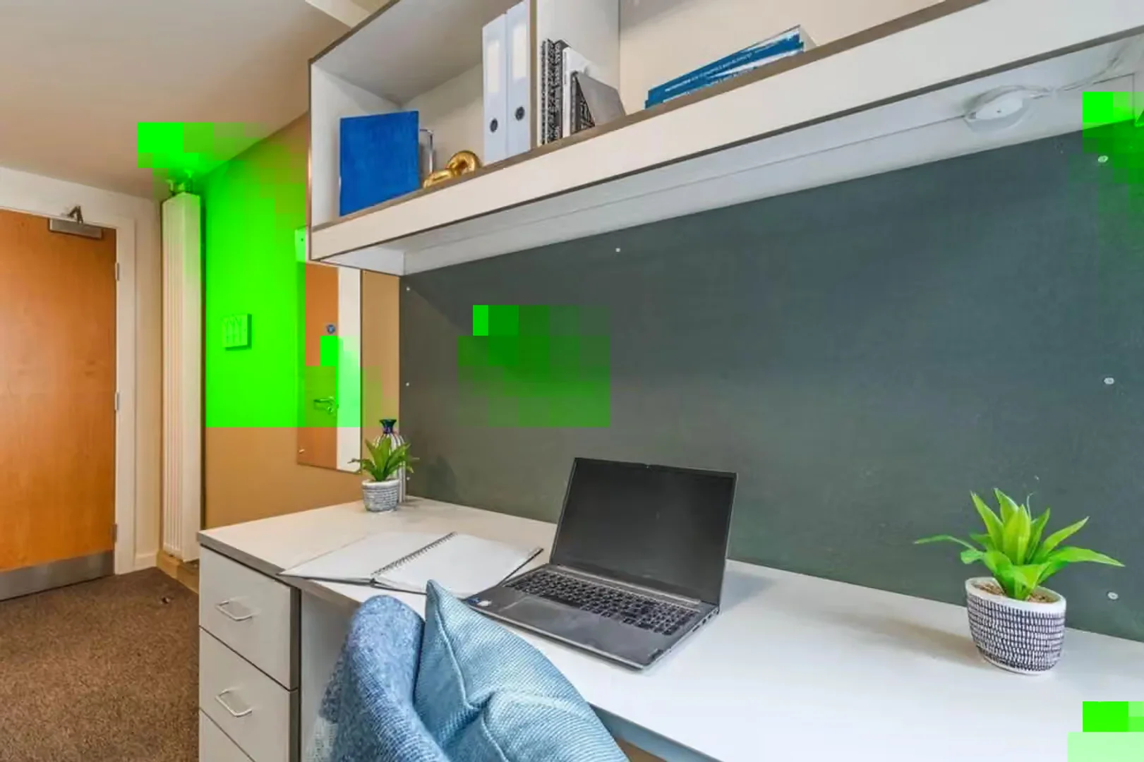 Habitación en apartamento estudiantil en alquiler en , completamente amueblado