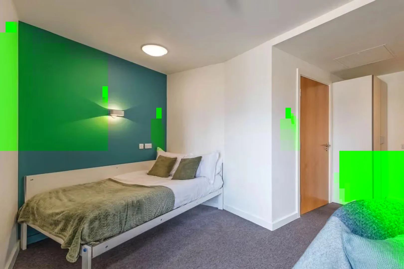 Habitación estudiantil amplia y cómoda en