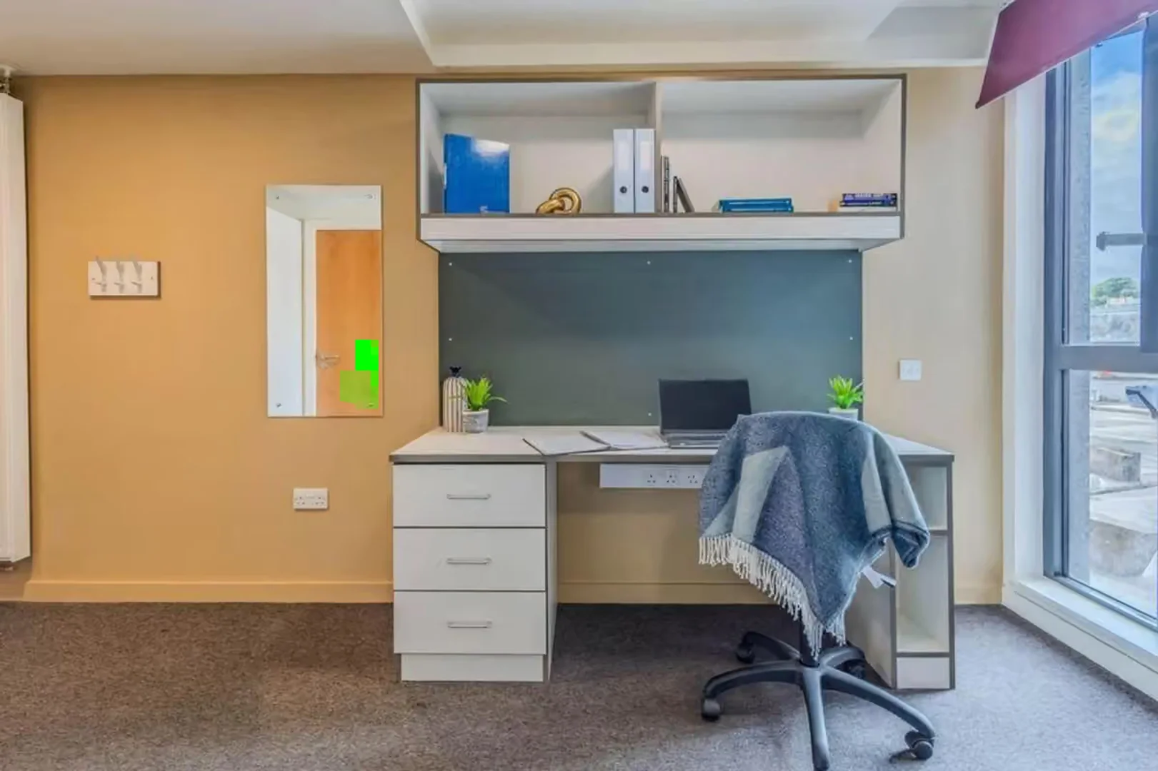 Habitación acogedora para estudiantes disponible en