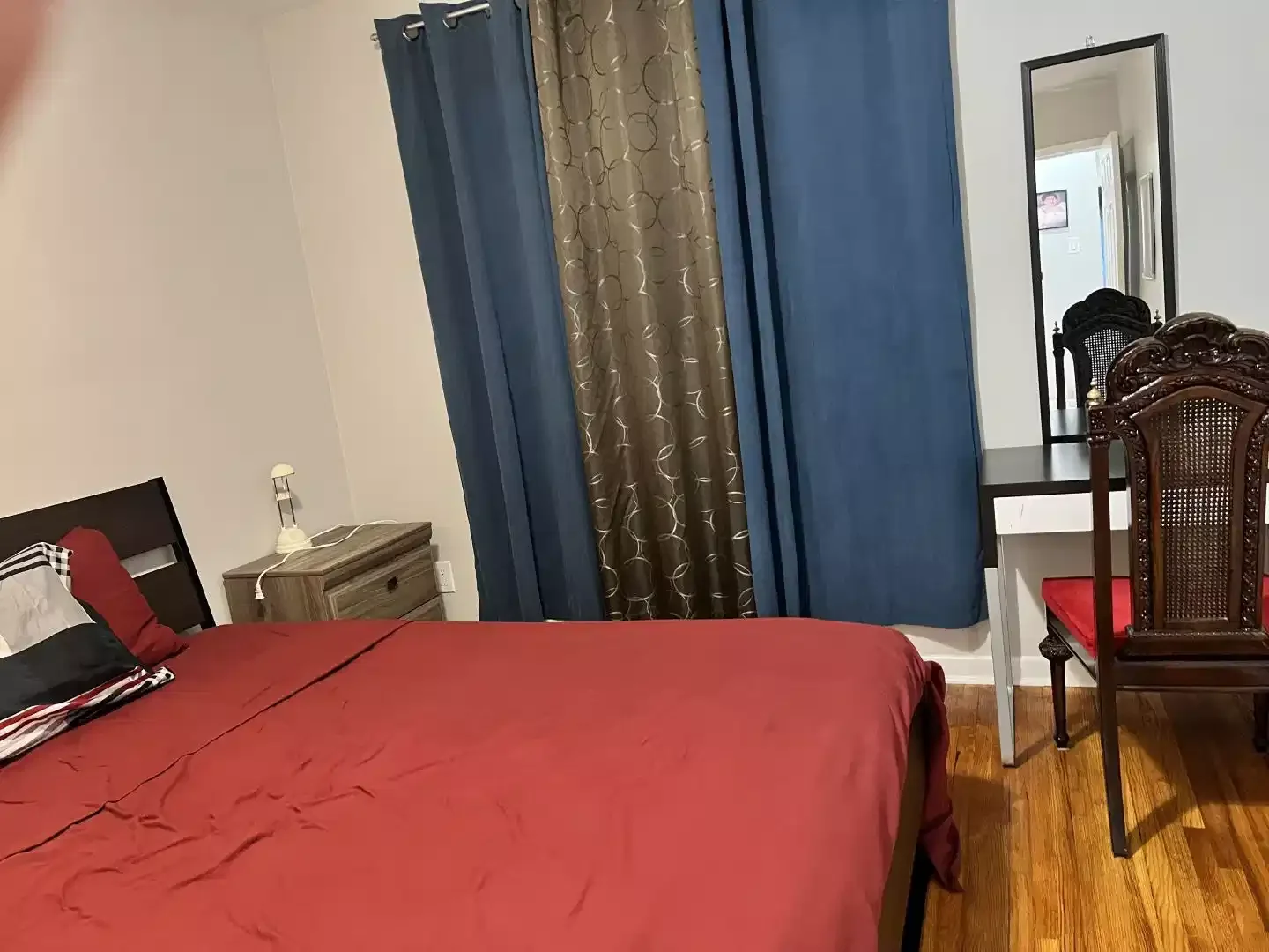 'de öğrenci dairesinde, tamamen mobilyalı kiralık oda