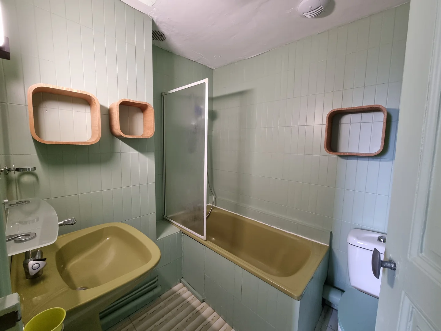 Chambre confortable pour étudiants disponible dans 