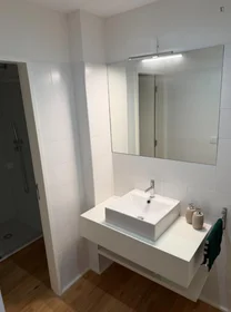 Quarto privado em Rua de Costa Cabral, imagem 11 de 17