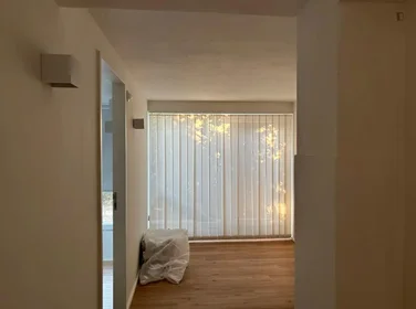 Quarto privado em Rua de Costa Cabral, imagem 12 de 15