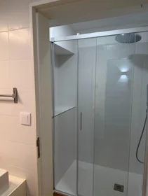 Quarto privado em Rua de Costa Cabral, imagem 5 de 15