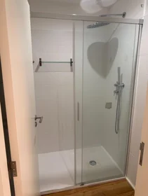Quarto privado em Rua de Costa Cabral, imagem 10 de 15