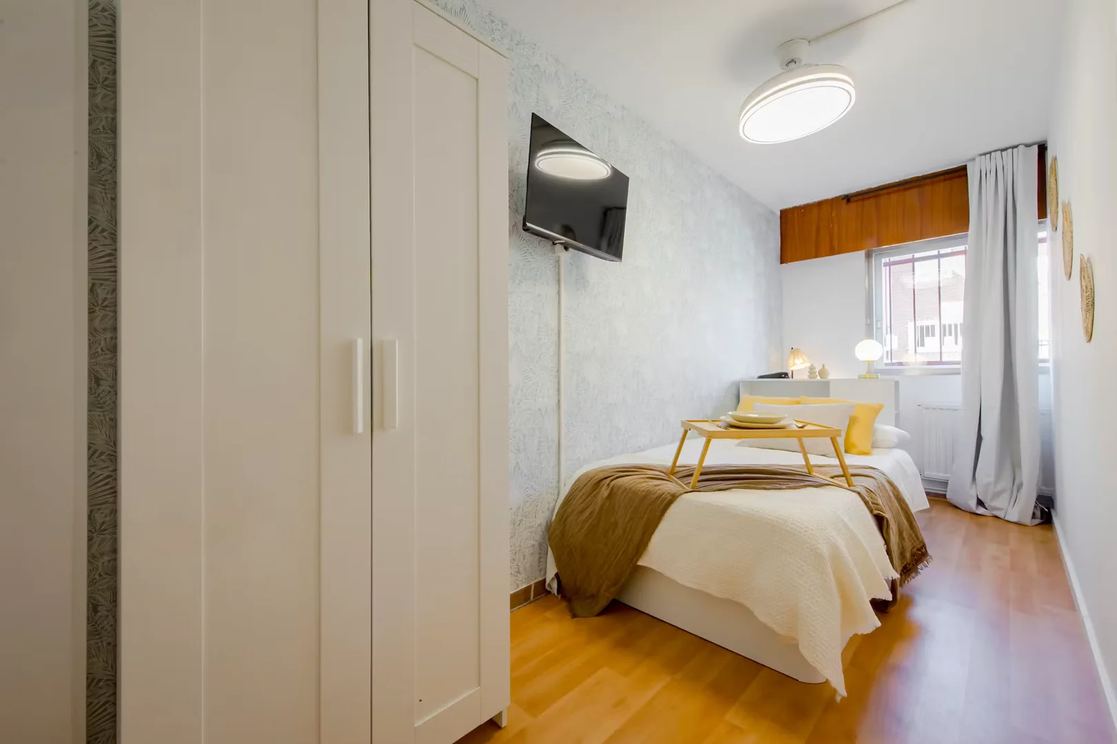 Budget-friendly student room close to campus in 