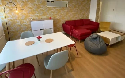 Private room at Allée d'Ancely, Arenes Romaines-St Martin du Touch, image 6 of 10