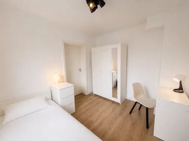 Stanza privata in Schloßstraße, Frankfurt am Main-Innenstadt II, immagine 1 di 5