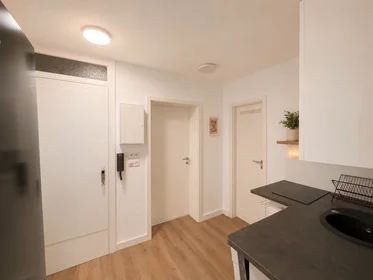 Stanza privata in Schloßstraße, Frankfurt am Main-Innenstadt II, immagine 4 di 5