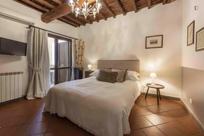 Apartamento inteiro em Via Rosina, imagem 1 de 10