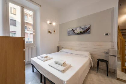 Appartamento intero in Via Giuseppe Grandi, immagine 2 di 17