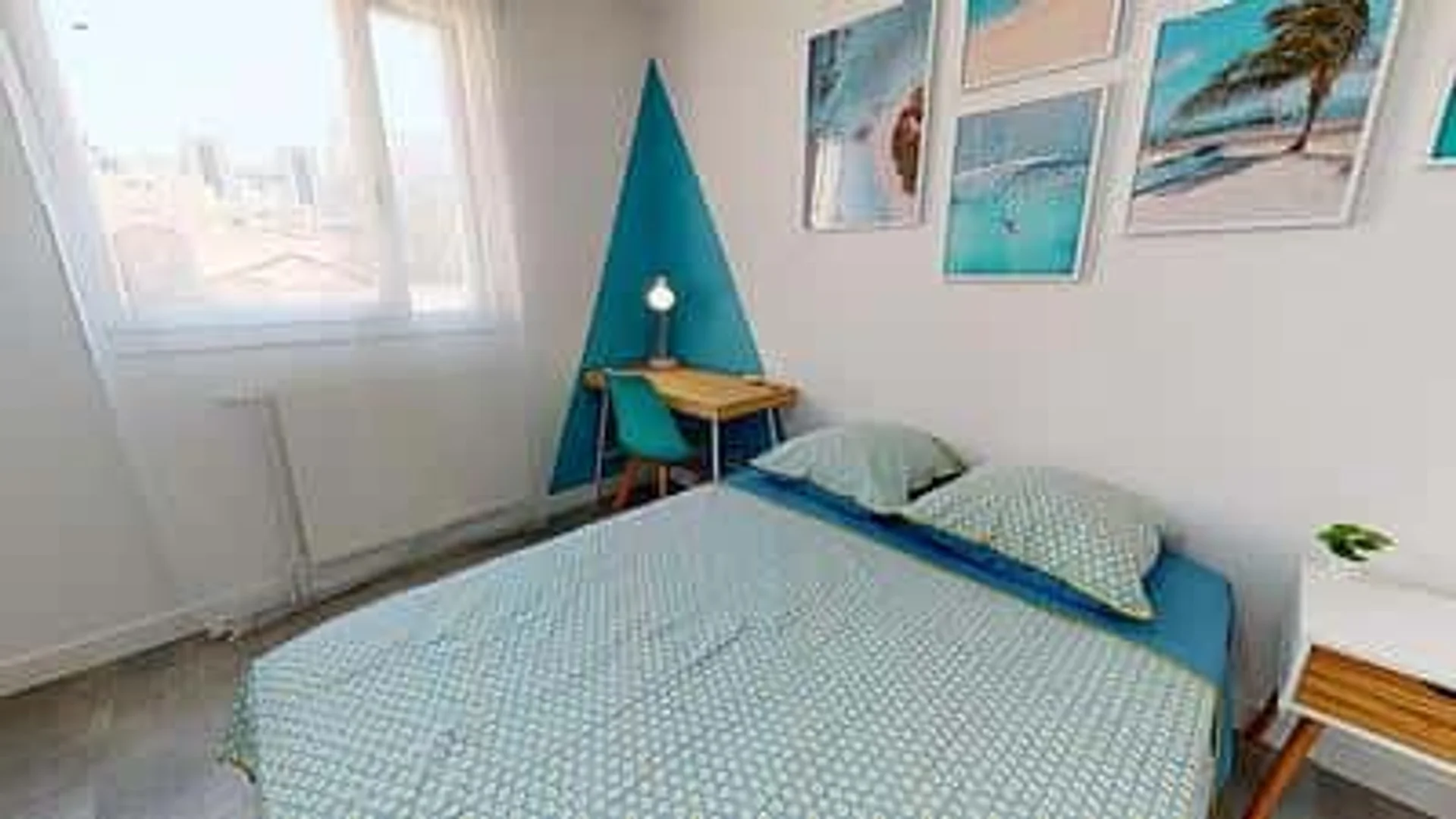 Cozy room for students available in